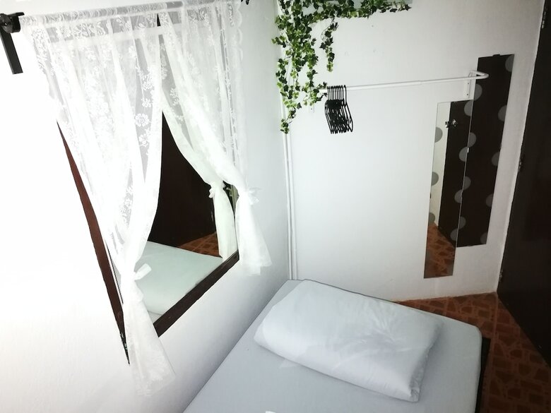 Hostal Hostel 16