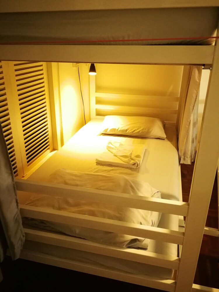 Hostal Hostel 16