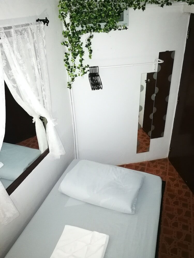 Hostal Hostel 16
