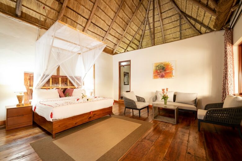 Posada Crater Safari Lodge
