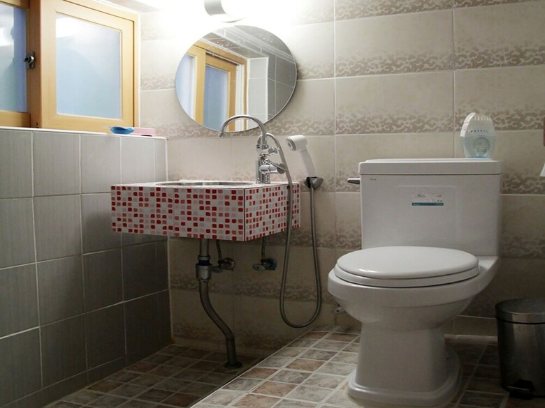 Hostal Momojein Guest House - Hostel