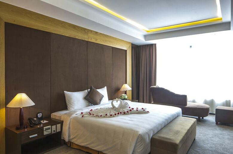 Muong Thanh Luxury Nhat Le Hotel