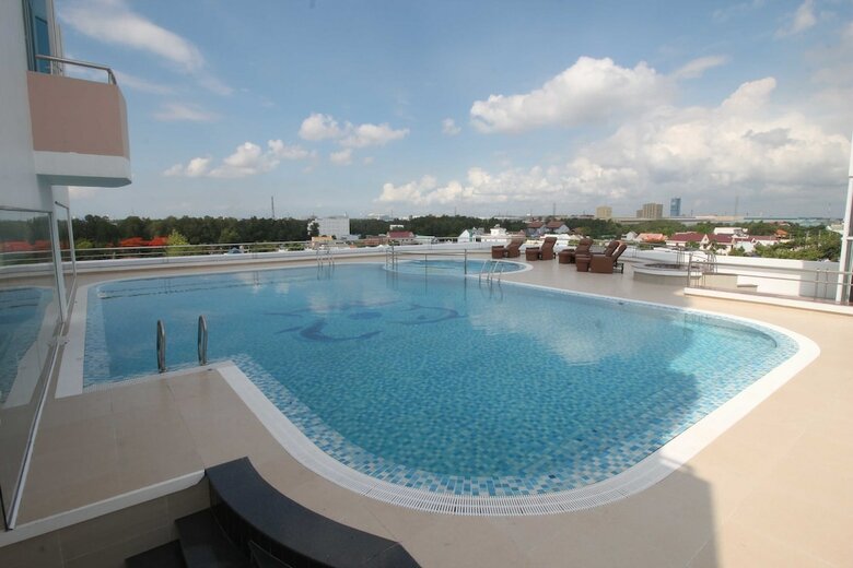 Golf Phu My Hotel