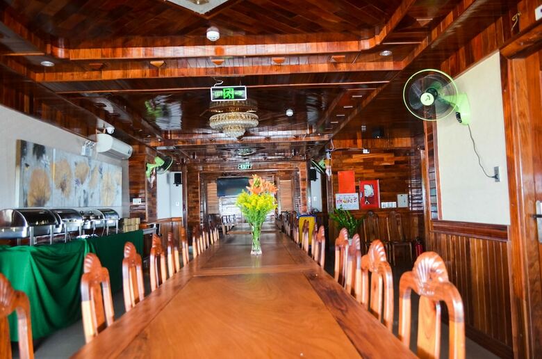 San San Hotel