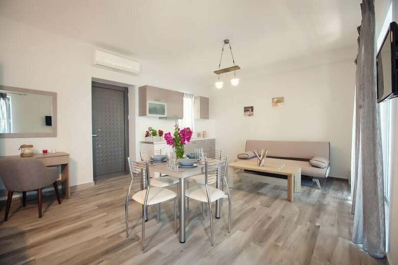 Apartamentos Petra Thea