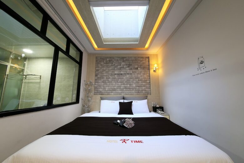 Time Hotel