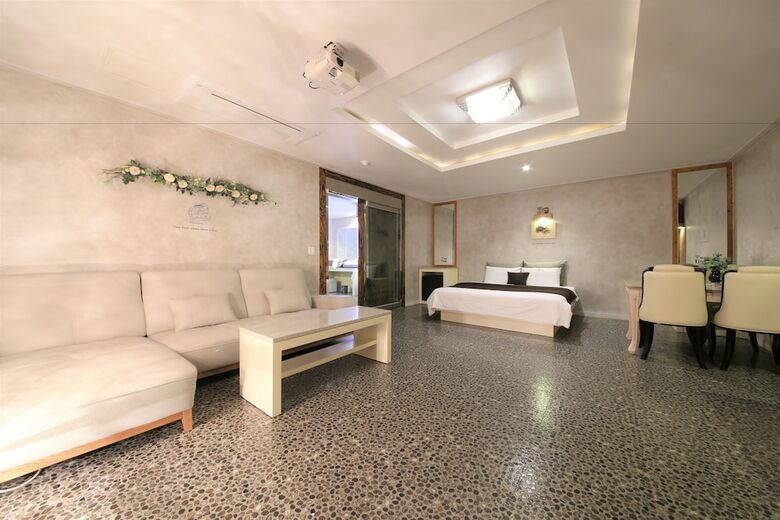 Time Hotel