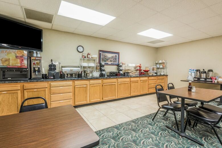 Hotel Ramada By Wyndham Strasburg