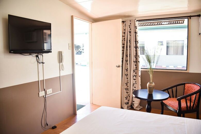 Hotel Besm Traveler's Inn