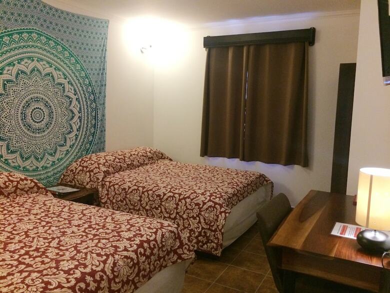 Hotel Easy Inn