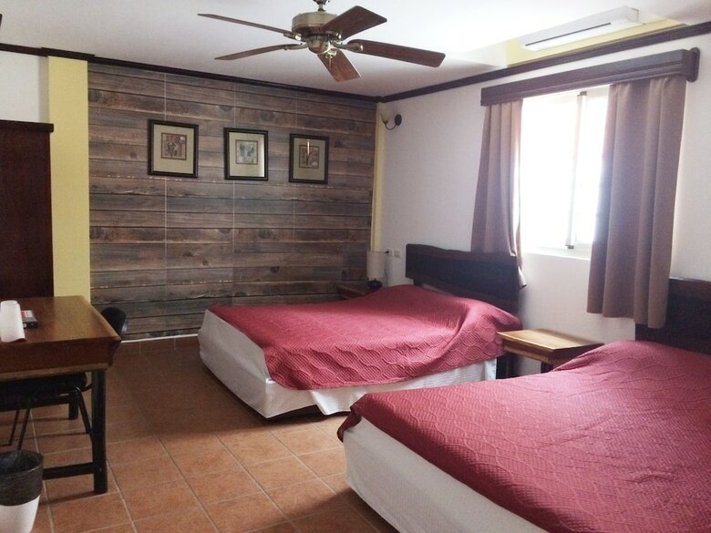 Hotel Easy Inn