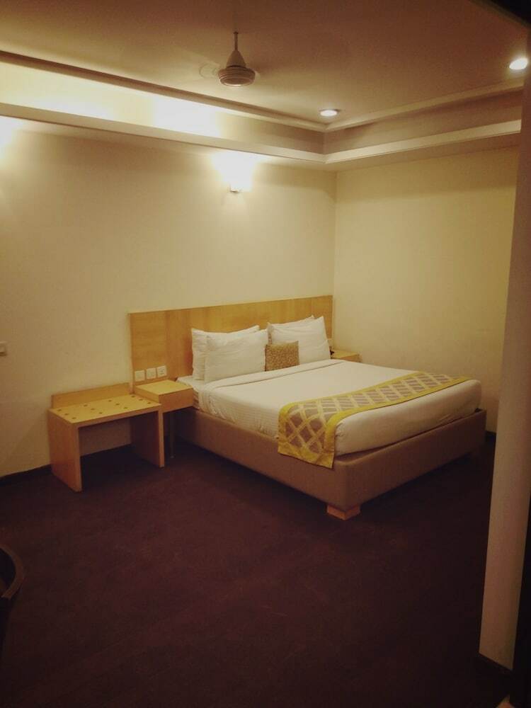Hotel Stately Suites NH 8