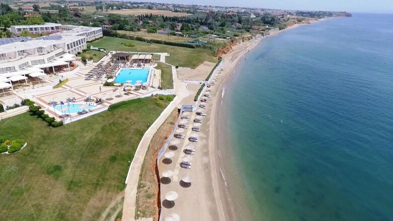 Hotel Ramada Plaza By Wyndham Thraki