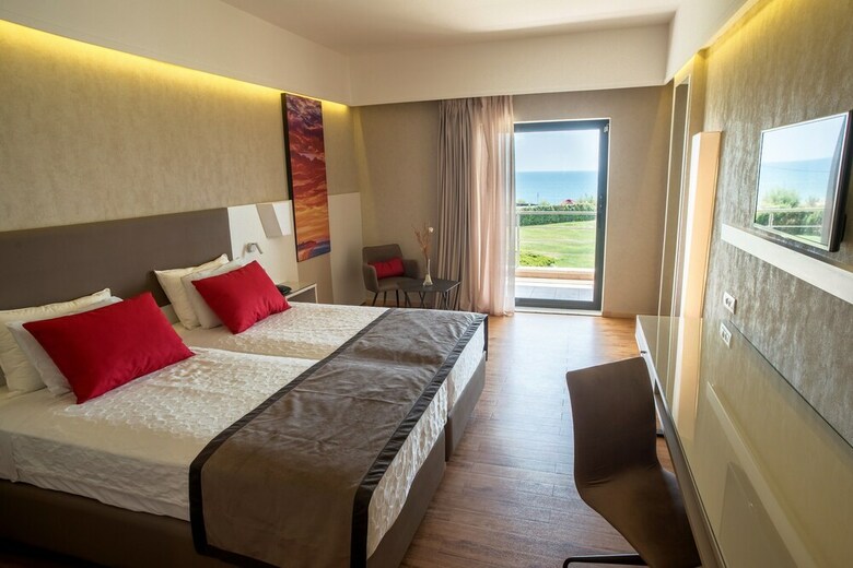 Hotel Ramada Plaza By Wyndham Thraki