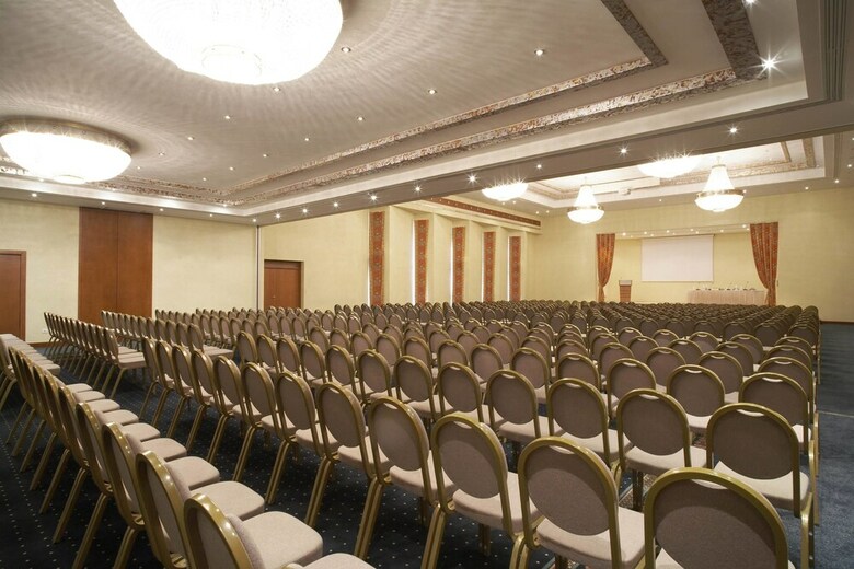 Hotel Ramada Plaza By Wyndham Thraki