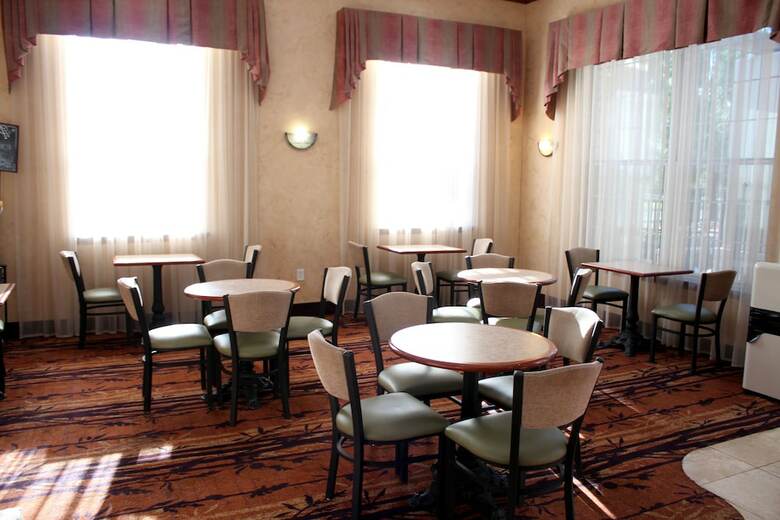 Hotel Arbor Inn And Suites