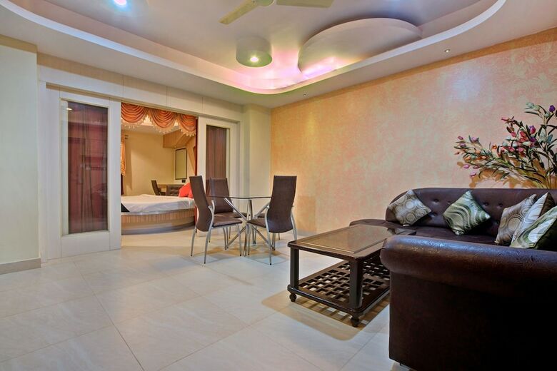 Capital O 1585 Hotel Palash Residency