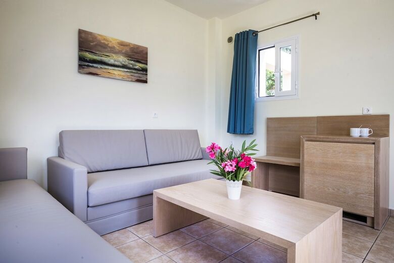 Apartamentos Dionysos Village Resort