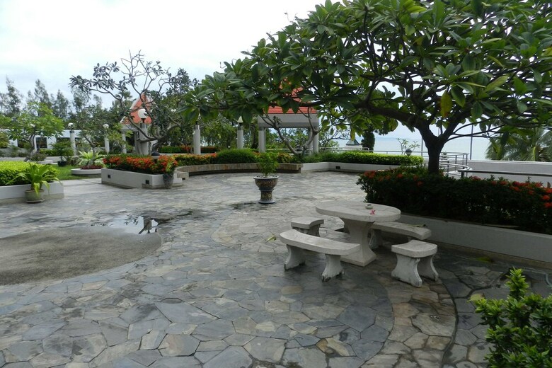 Alex Group Jomtien Plaza Condotel