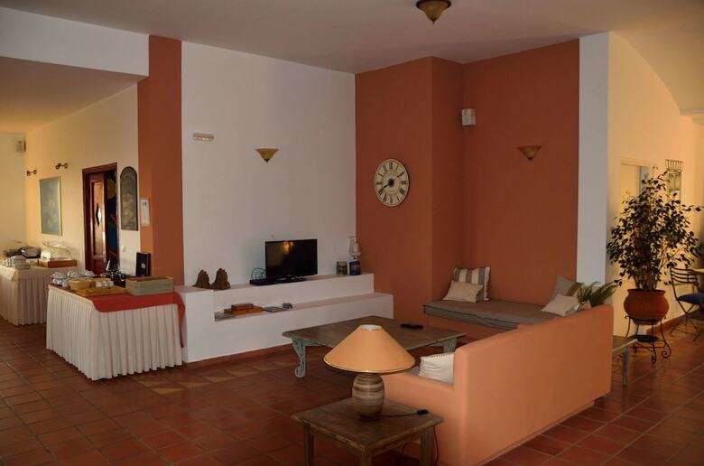 Mounda Beach Hotel