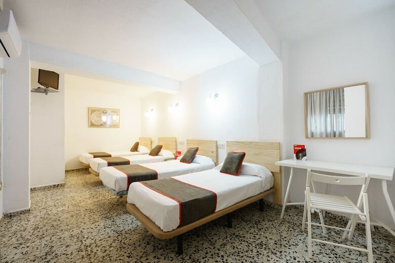 Oyo Hostal Paco