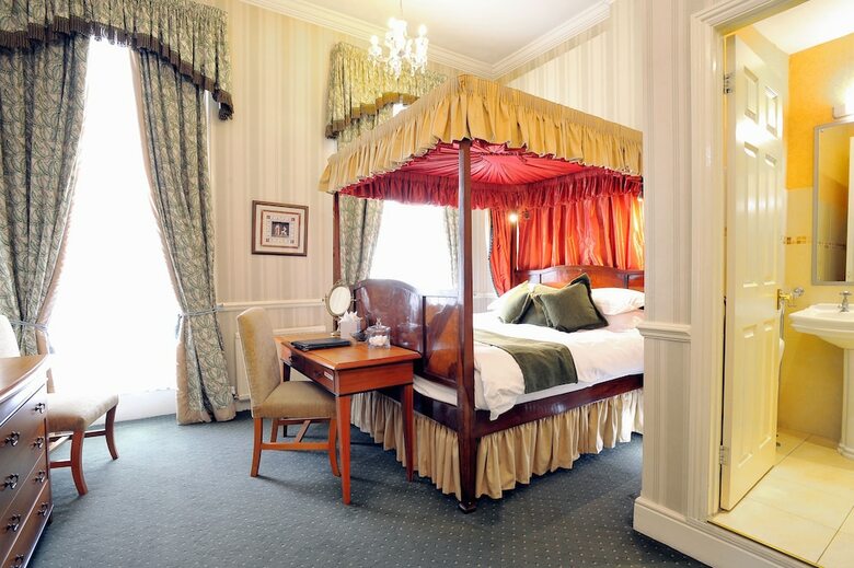 The Royal Hotel