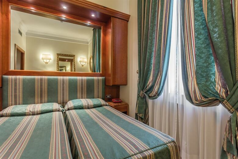 Raeli Hotel Regio
