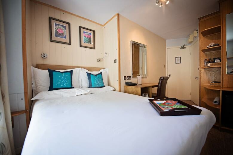 Hotel Beaumont House