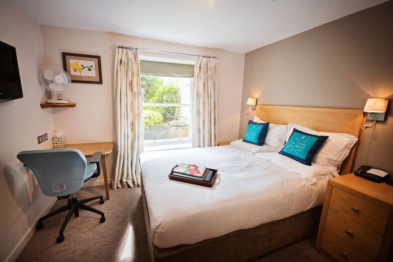 Hotel Beaumont House
