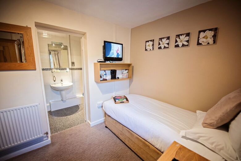 Hotel Beaumont House