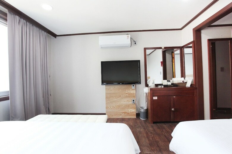Noblesse Hotel