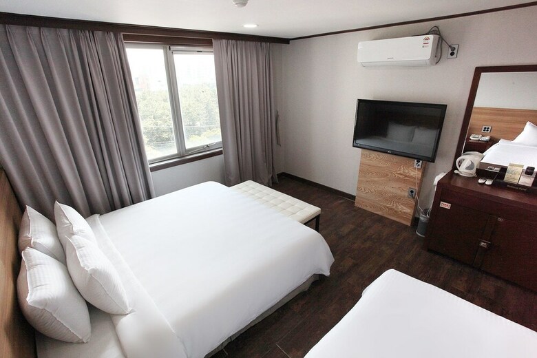Noblesse Hotel