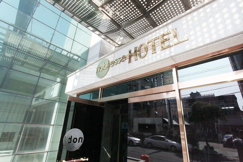 Noblesse Hotel