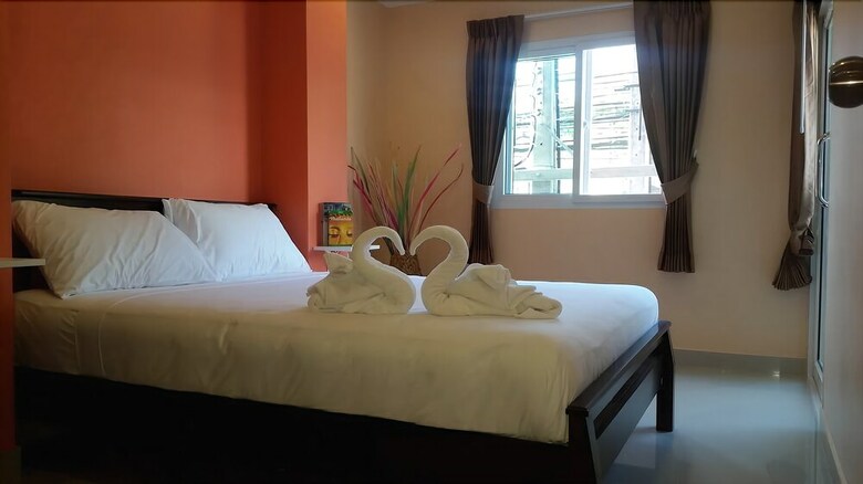 Hotel Patamnak Beach Guesthouse