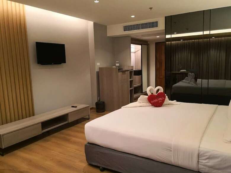 Sandy Spring Hotel