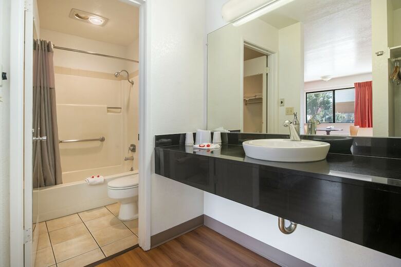 Oyo  Hotel Dunnigan I-5 West