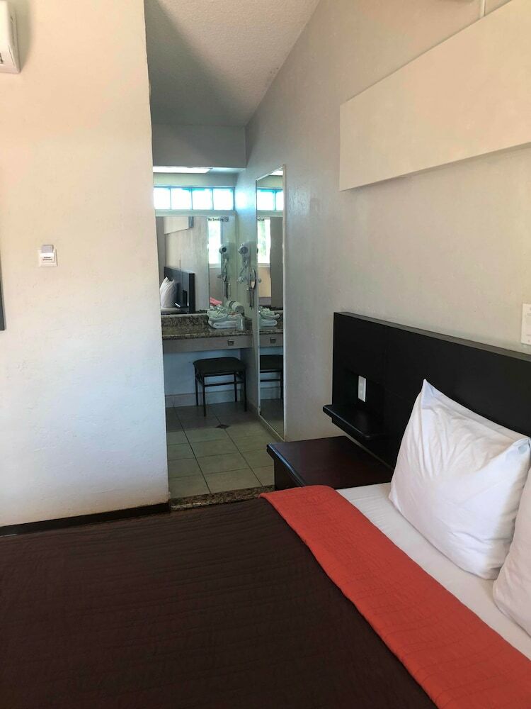 Hotel Real Inn Tijuana