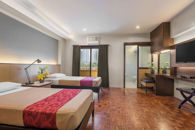 Aparthotel Tropicana Suites