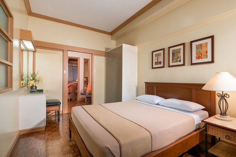 Aparthotel Tropicana Suites
