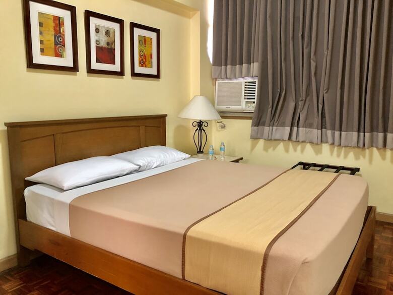Aparthotel Tropicana Suites