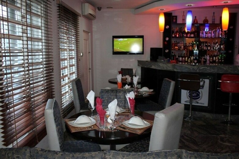 Crownedge Hotels
