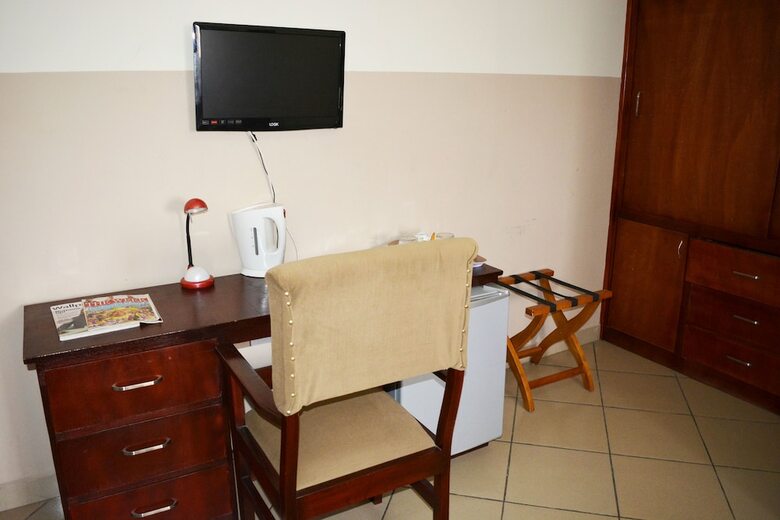 Kunta Kinte Hotel