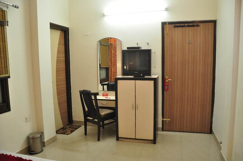 Oyo 2042 Hotel New Ss Residency