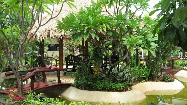 Hotel Samroiyod Holiday Resort
