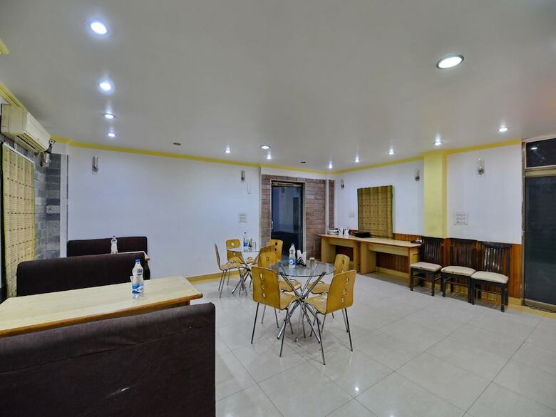 Oyo 1004 Hotel Fly View