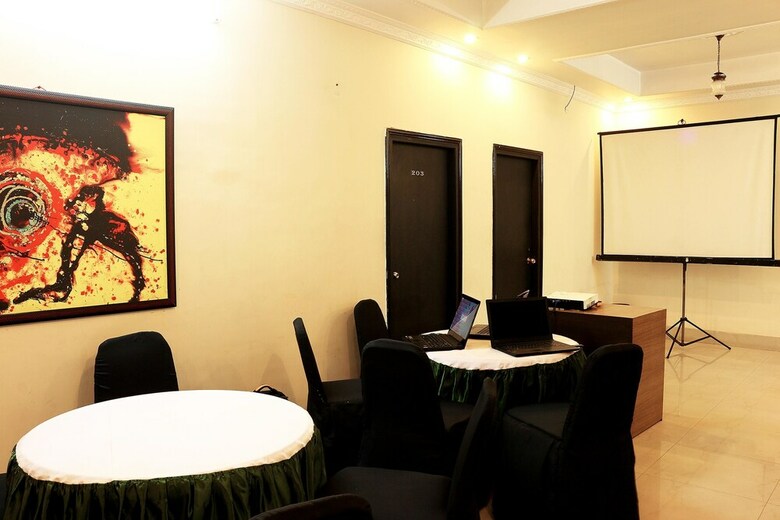 Hotel Oyo 1220 Casa Broadway