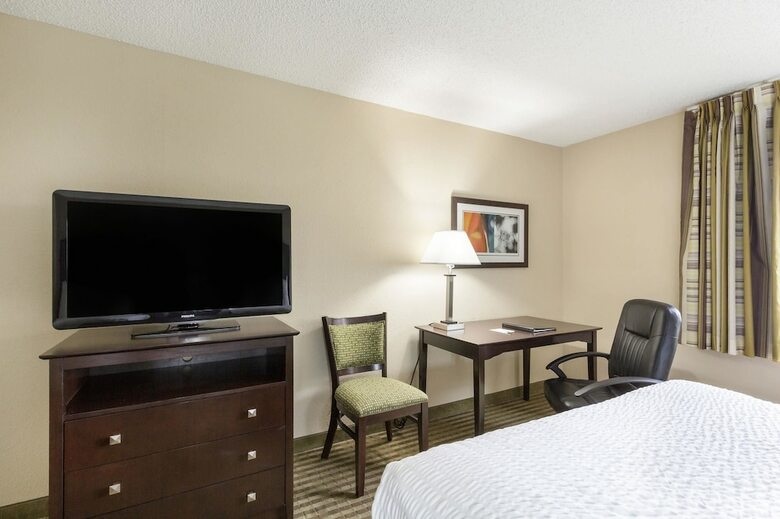 Clarion Hotel Beachwood-cleveland