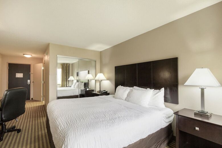 Clarion Hotel Beachwood-cleveland