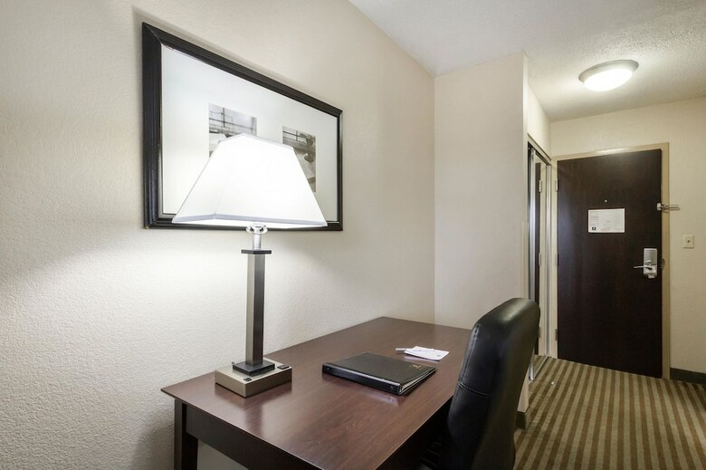 Clarion Hotel Beachwood-cleveland