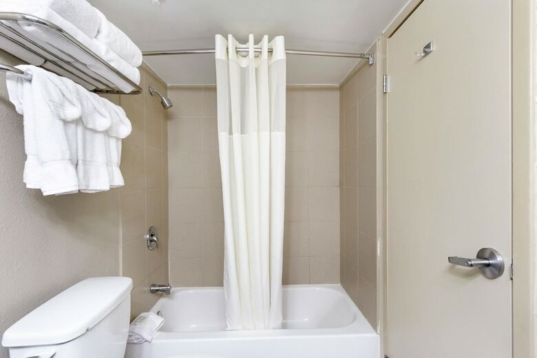 Clarion Hotel Beachwood-cleveland